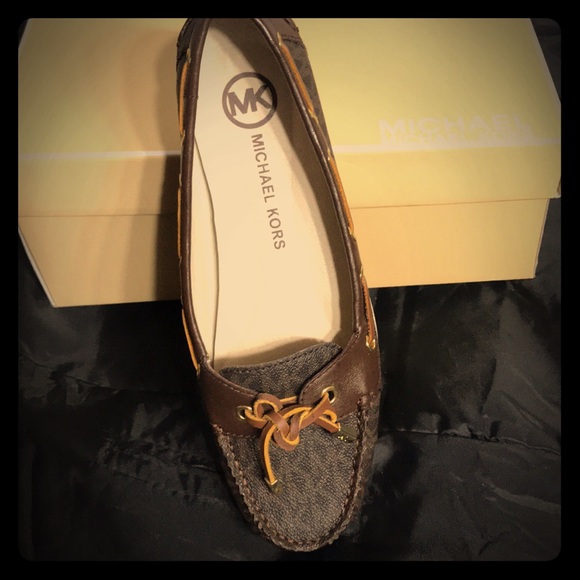 MK Shoes - Picture 1 of 2